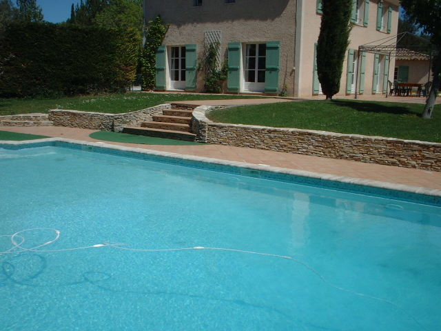 Aix en provence location piscine