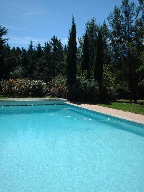 Aix en provence location piscine